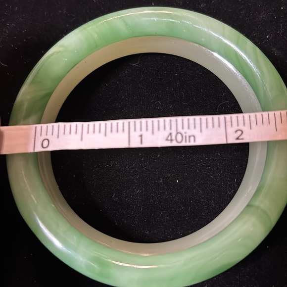 Pair of jadeite bangles - Picture 4 of 4